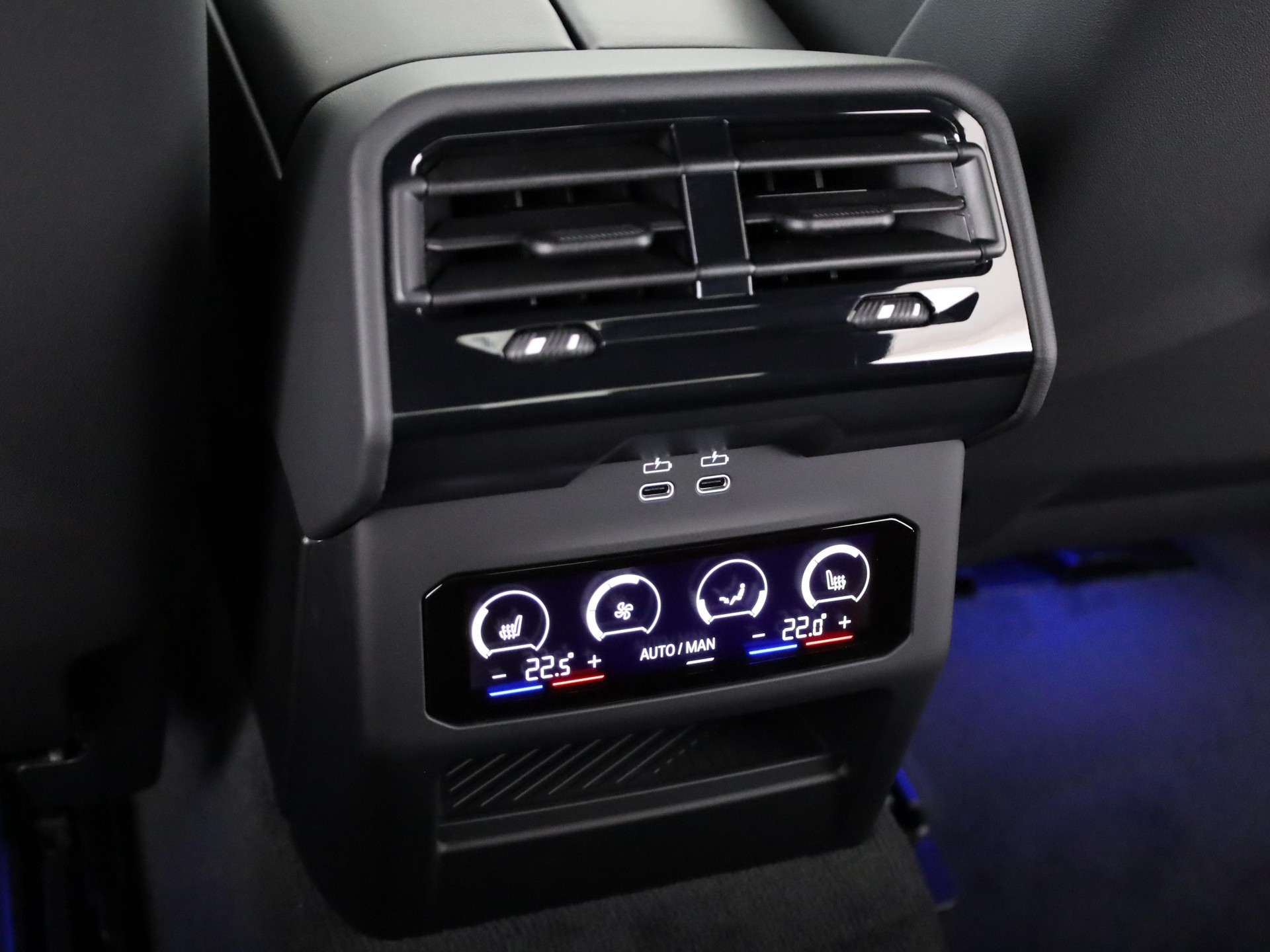 BMW M5 xDrive Limousine-image-21