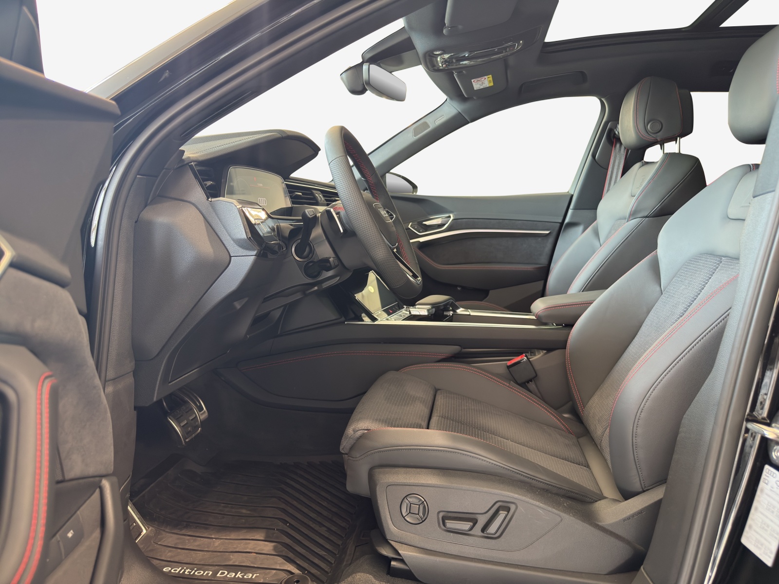 AUDI Q8 55 e-tron edition Dakar quattro-image-6
