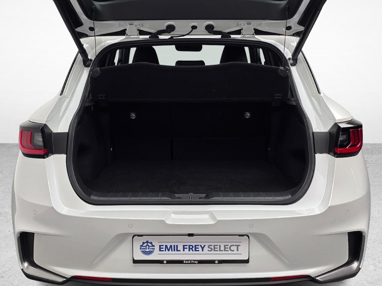 LEXUS LBX 1.5 Hybrid Relax AWD-image-11