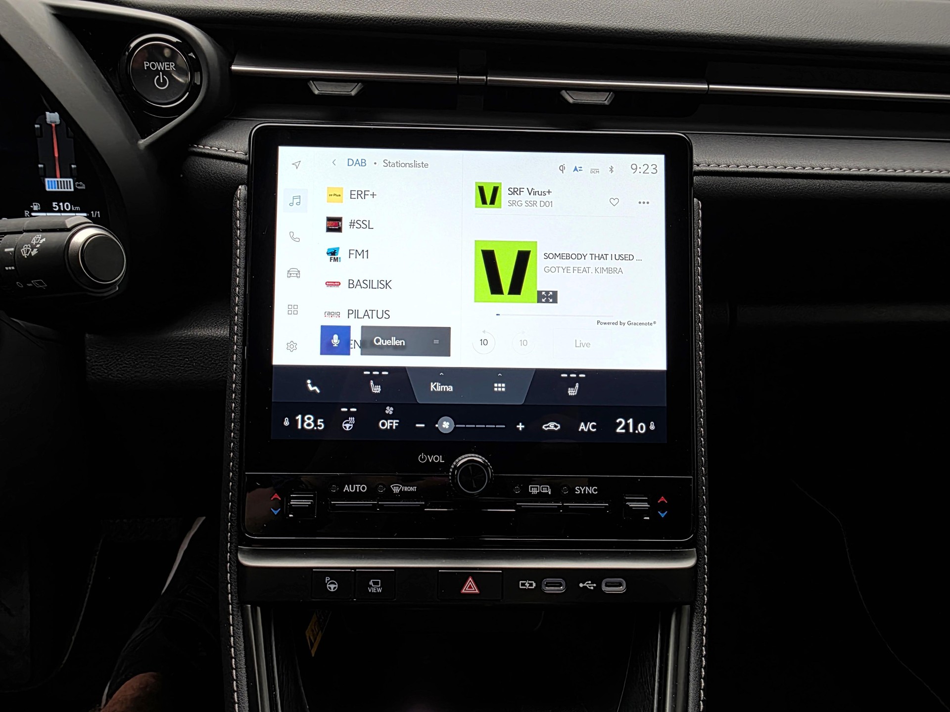 LEXUS LBX 1.5 Hybrid Relax AWD-image-13