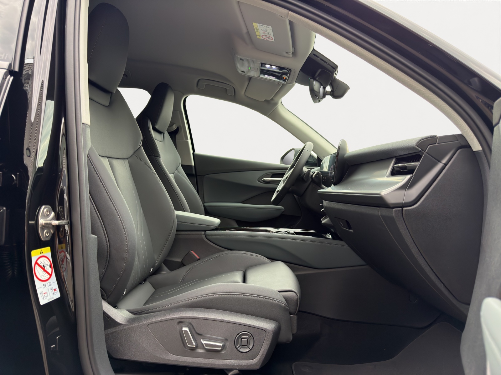 AUDI Q3 SUV e-hybrid 200 kW 272PS-image-6