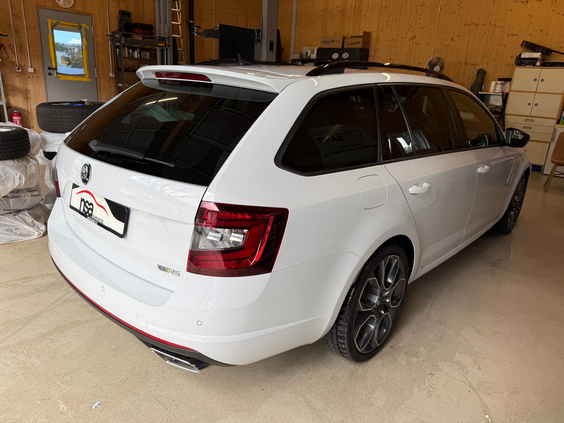 SKODA Octavia Combi 2.0 TDI RS 4x4 DSG-showroom-element-3