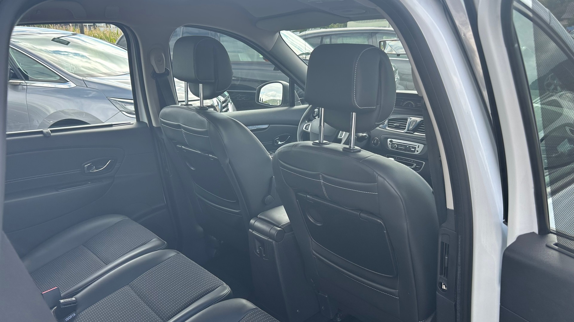 RENAULT Grand Scénic 1.5 dCi Dynamique EDC-image-24