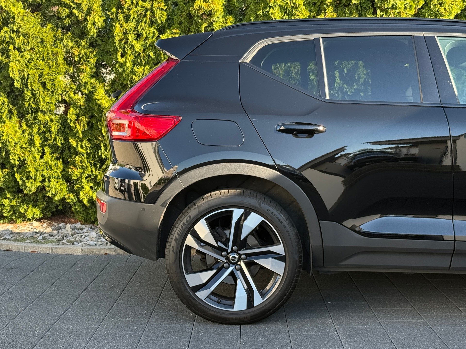 VOLVO XC40 B4 Benzin Mild Hybrid AWD Ultim. Dark / 1. Hand-image-11