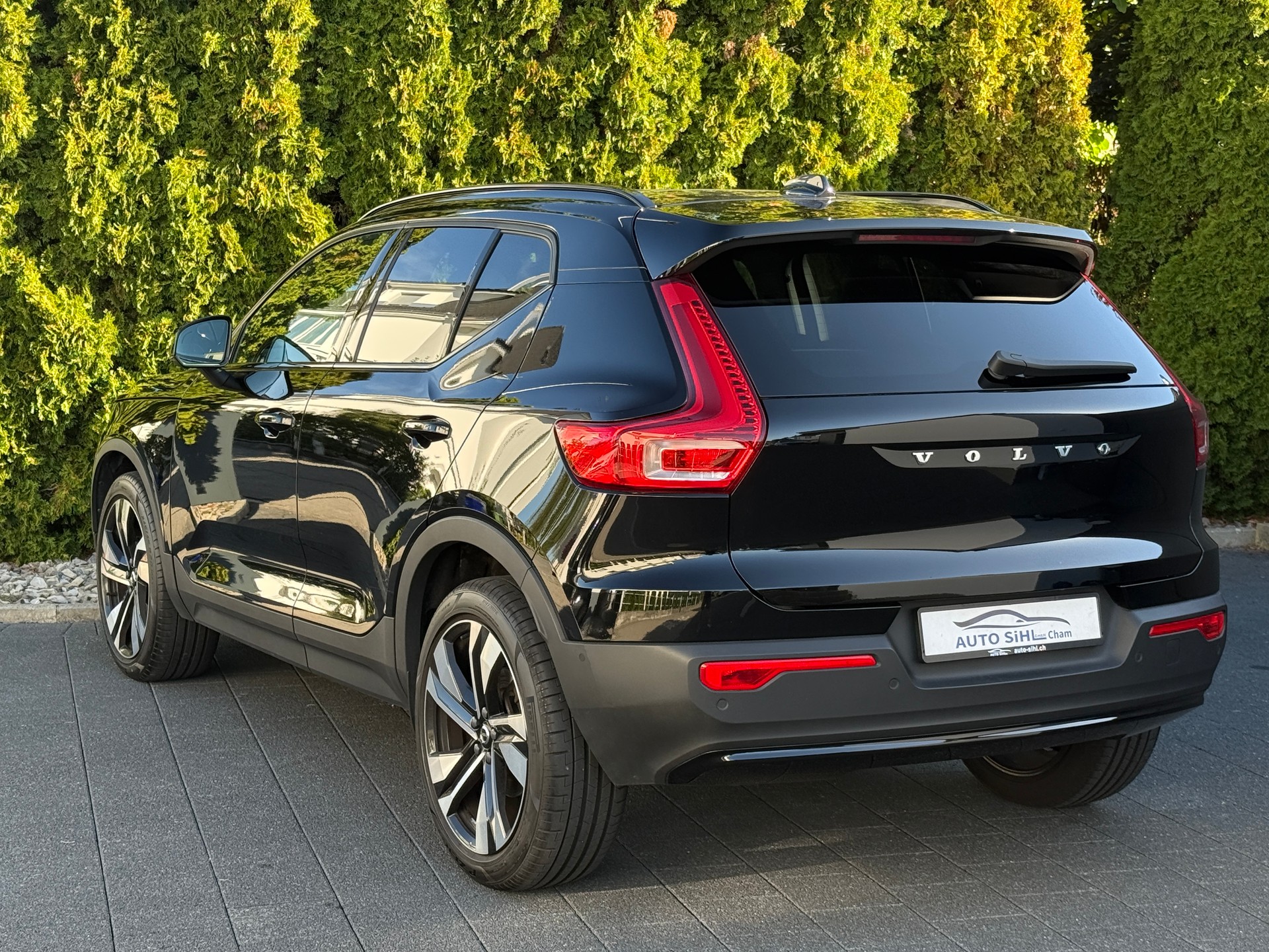 VOLVO XC40 B4 Benzin Mild Hybrid AWD Ultim. Dark / 1. Hand-image-12