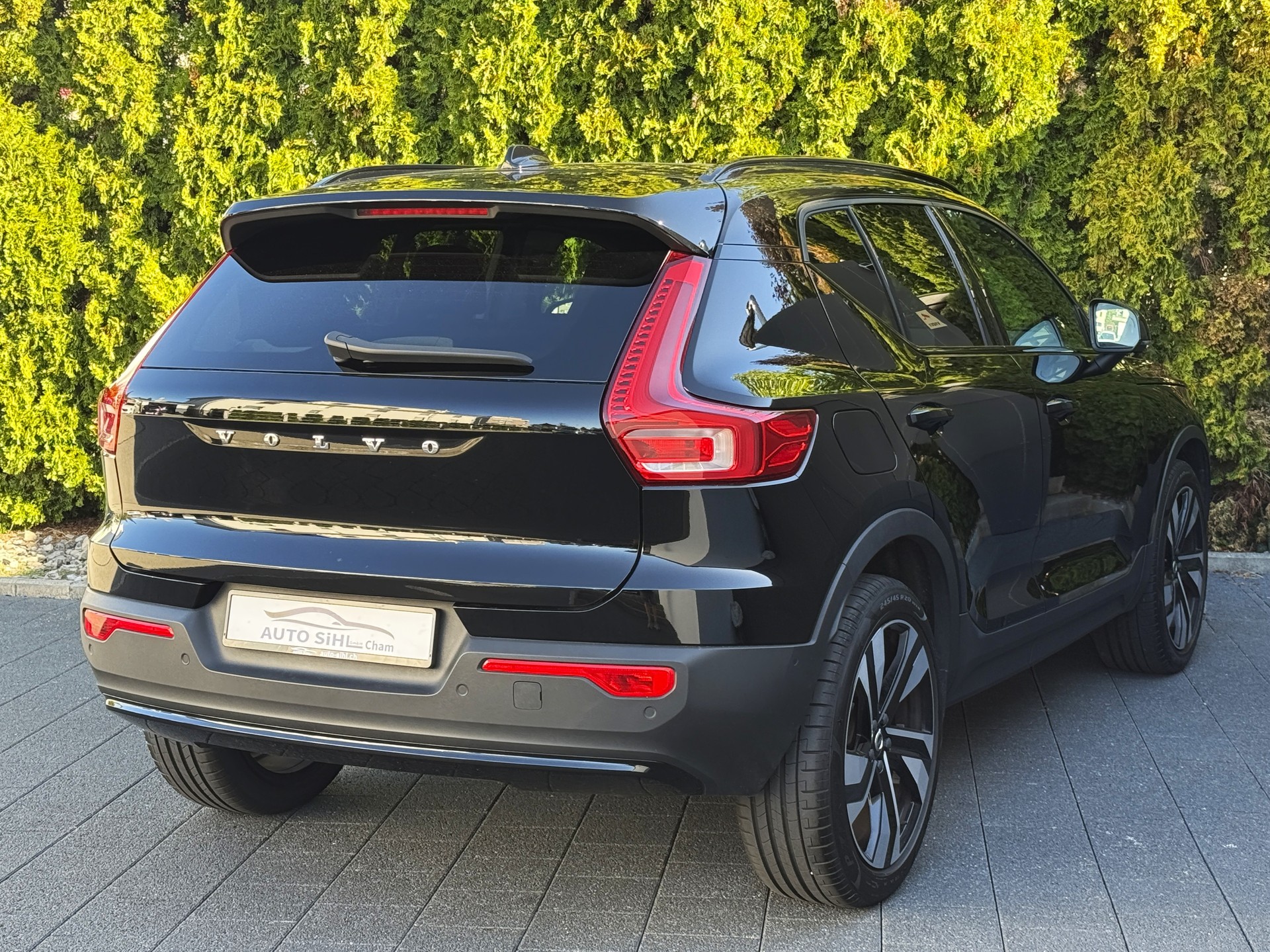 VOLVO XC40 B4 Benzin Mild Hybrid AWD Ultim. Dark / 1. Hand-image-14