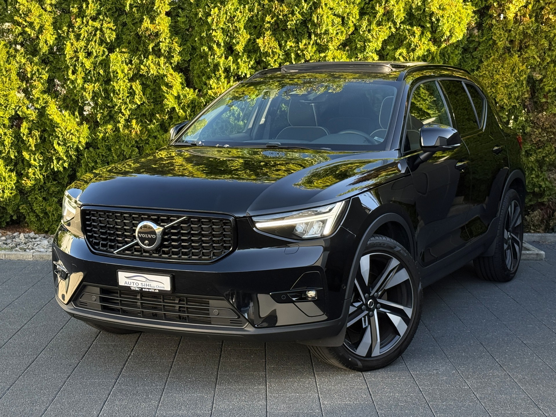 VOLVO XC40 B4 Benzin Mild Hybrid AWD Ultim. Dark / 1. Hand-showroom-element-2