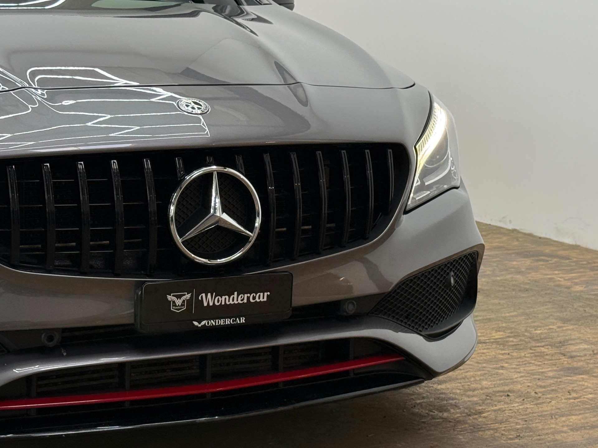 MERCEDES-BENZ CLA 250 AMG Line Sport 4Matic 7G-DCT-showroom-element-3
