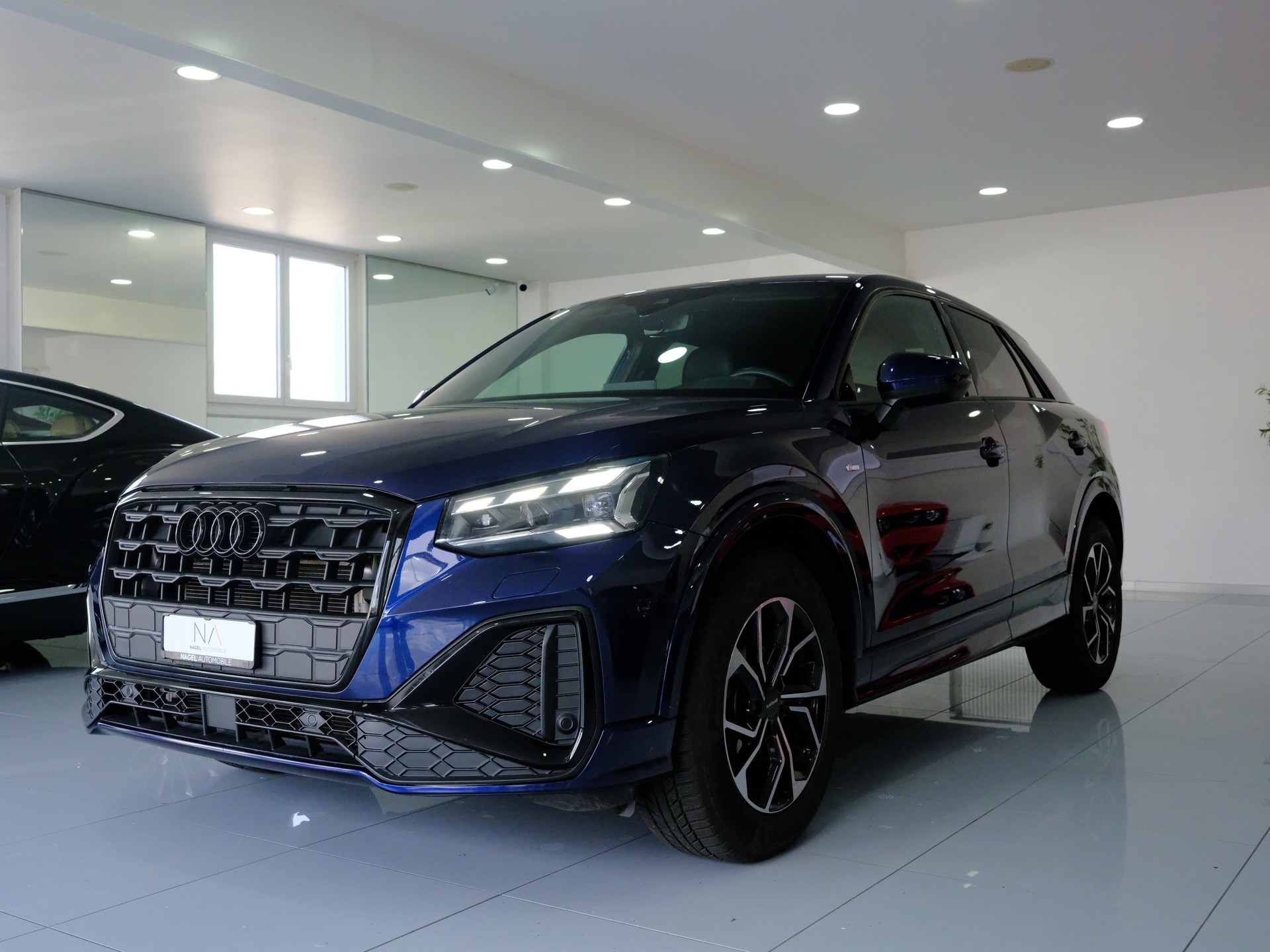 AUDI Q2 35 TFSI S line S-tronic-showroom-element-3