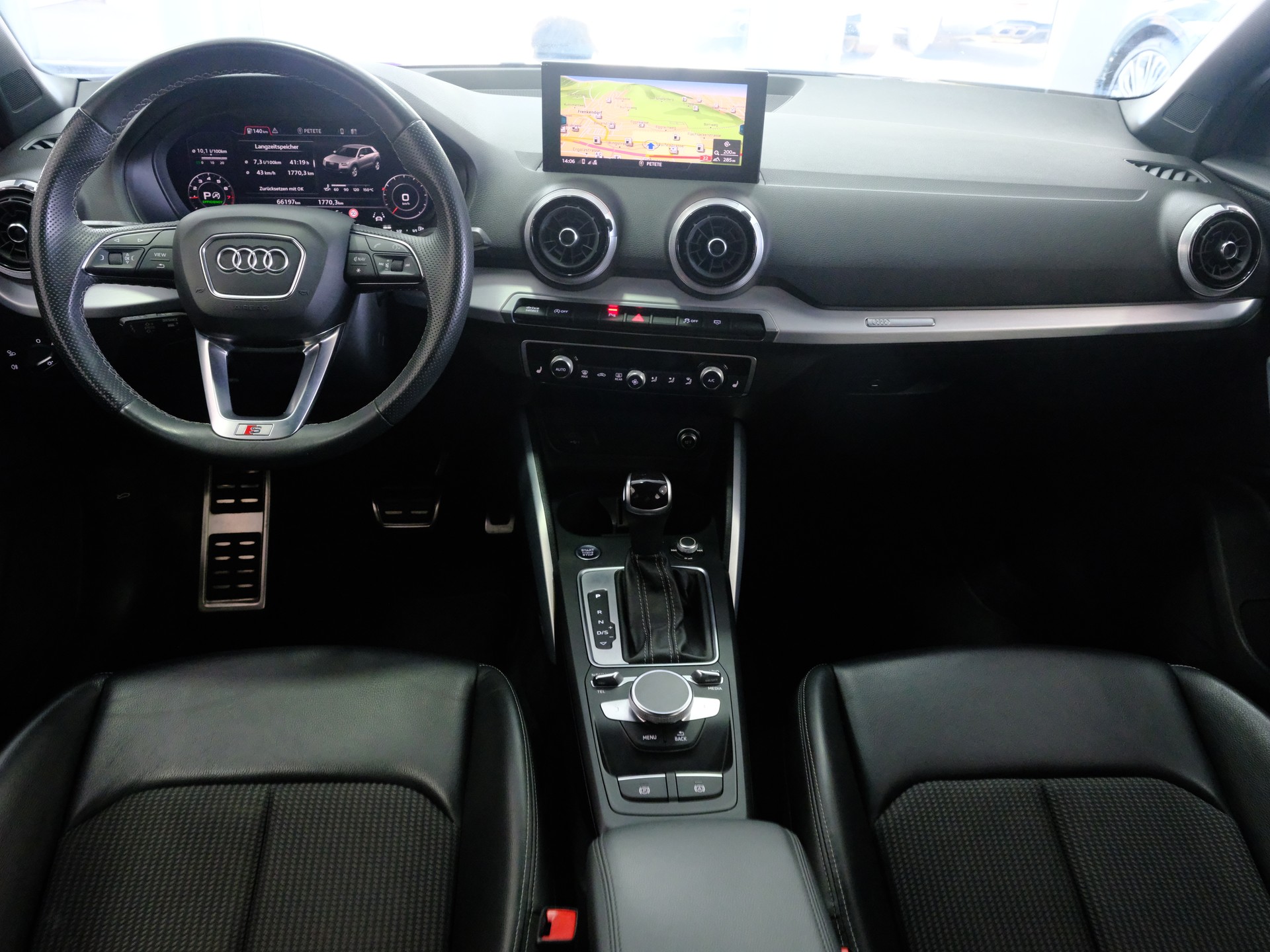 AUDI Q2 35 TFSI S line S-tronic-image-13