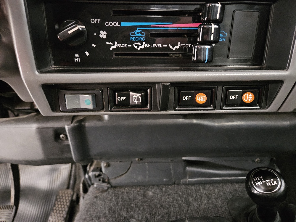 TOYOTA LJ 73 FRP-Top TD-image-13