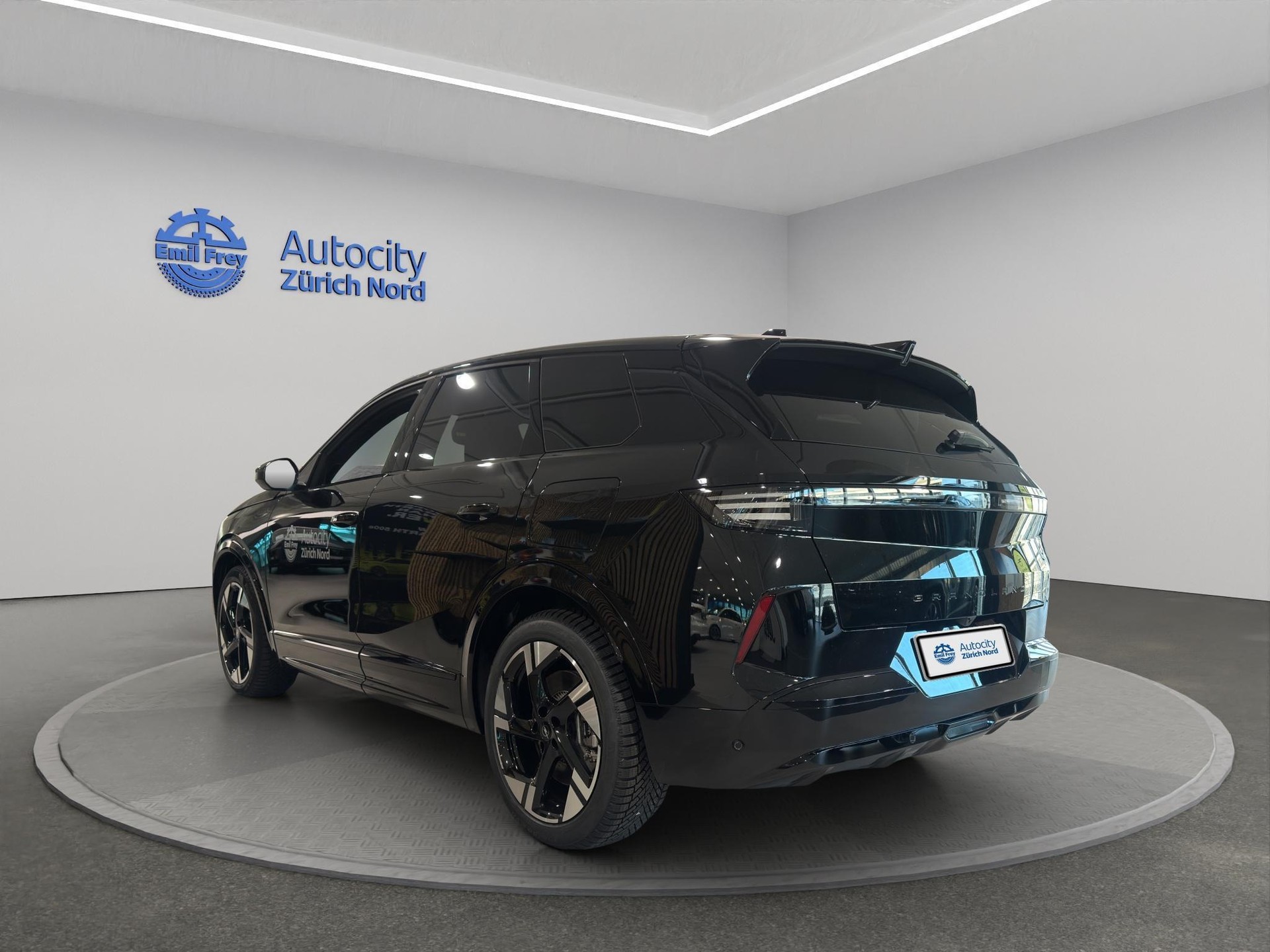 OPEL Grandland-e GS-showroom-element-1