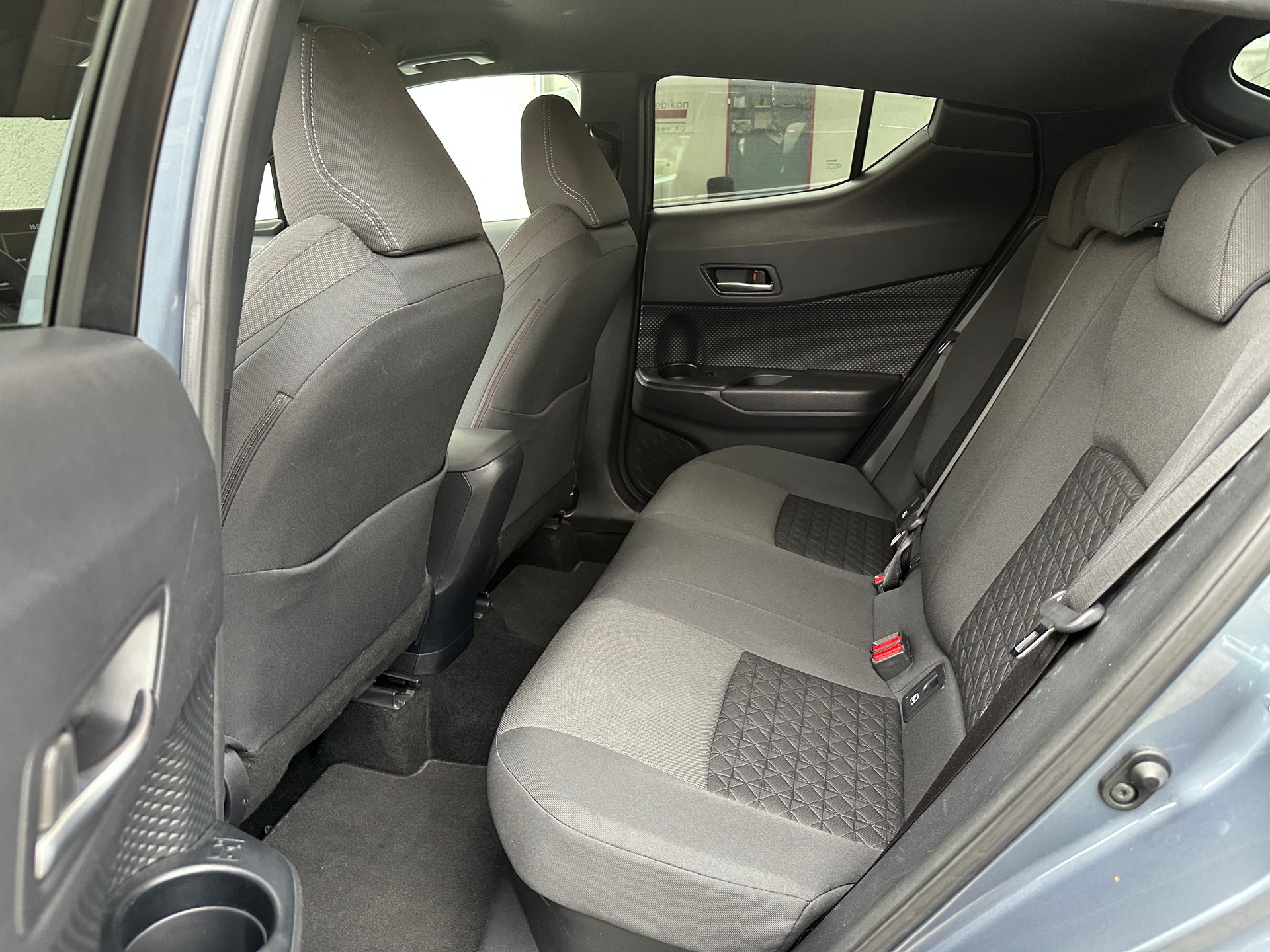 TOYOTA C-HR 2.0 HSD CVT Trend-image-5