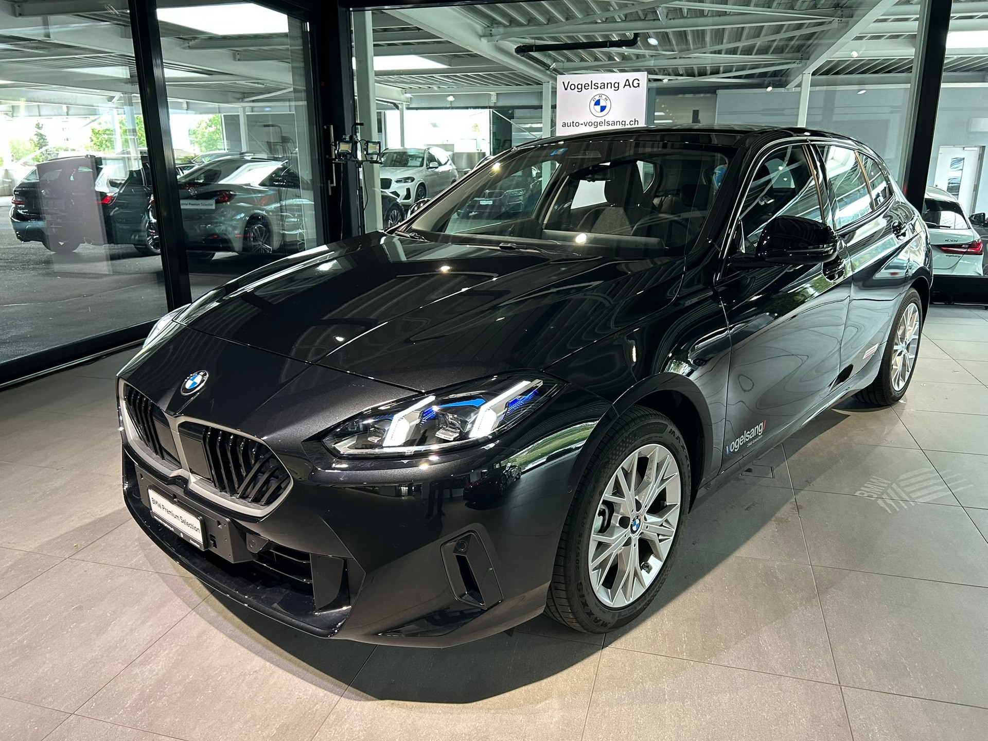 BMW 116 Steptronic-showroom-element-2