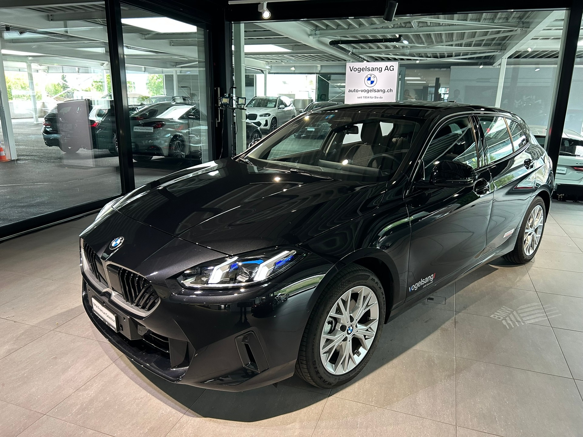 BMW 116 Steptronic-showroom-element-1