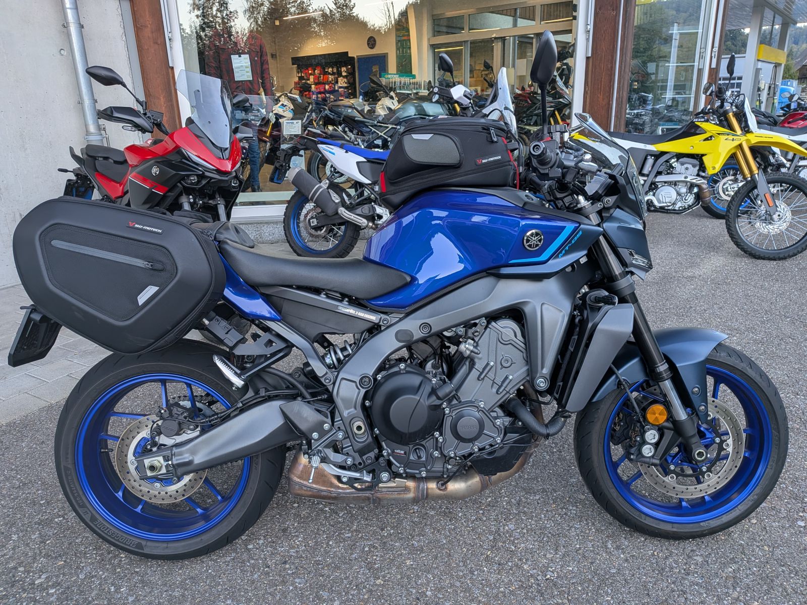 YAMAHA MT-09-image-6