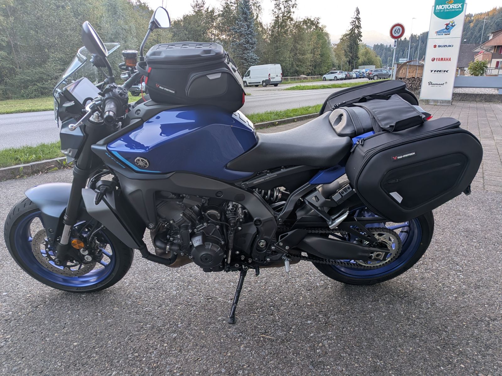 YAMAHA MT-09-image-3