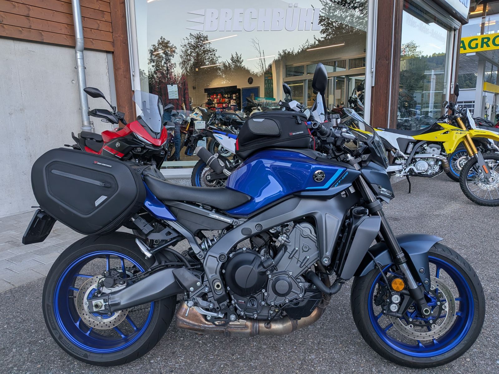 YAMAHA MT-09-image-0