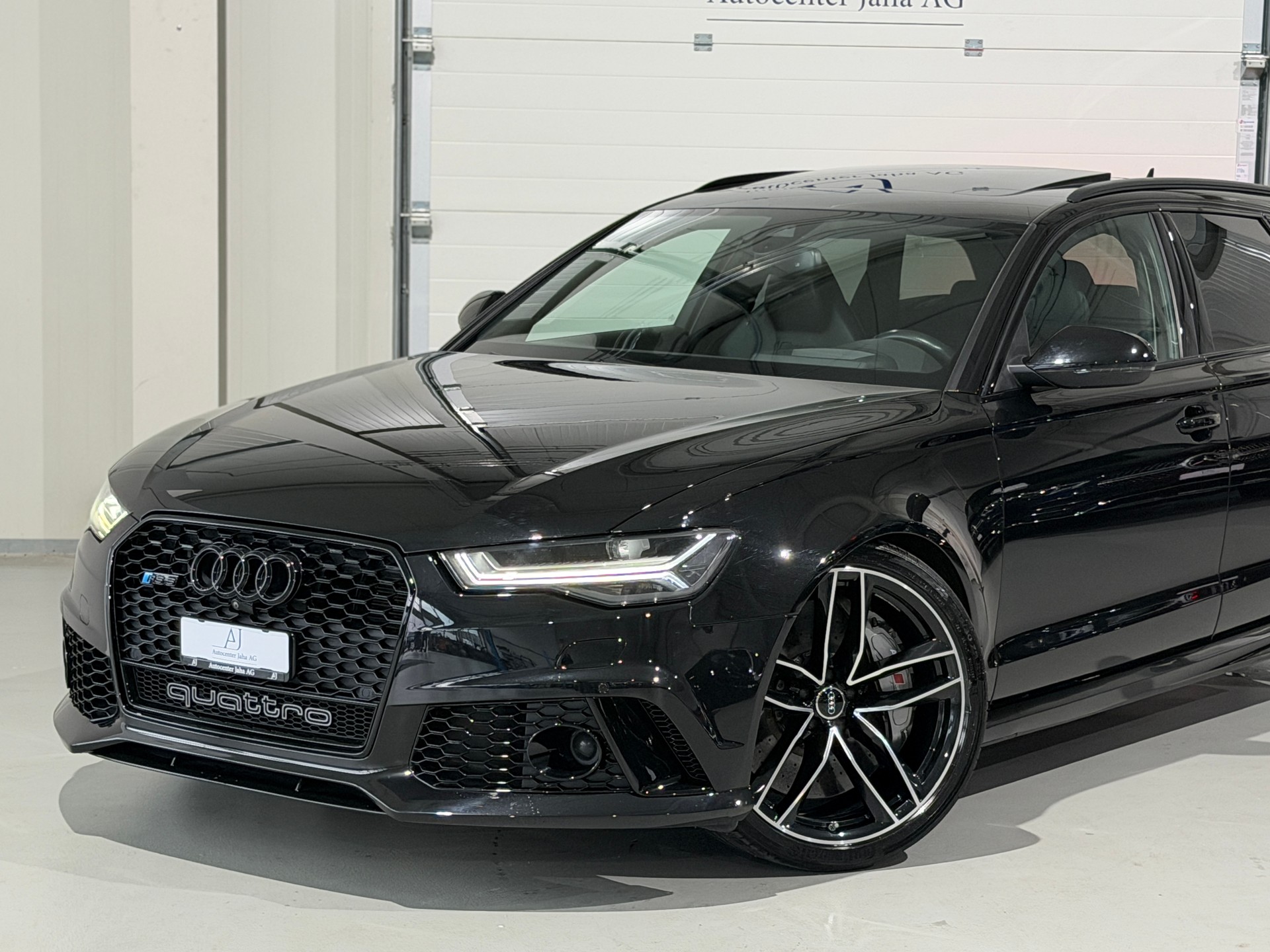 AUDI RS6 Avant 4.0 TFSI V8 performance quattro (AHK 2.1T)-showroom-element-1