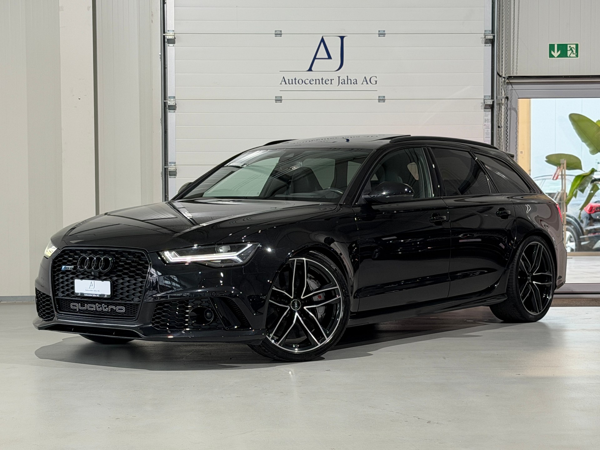 AUDI RS6 Avant 4.0 TFSI V8 performance quattro (AHK 2.1T)