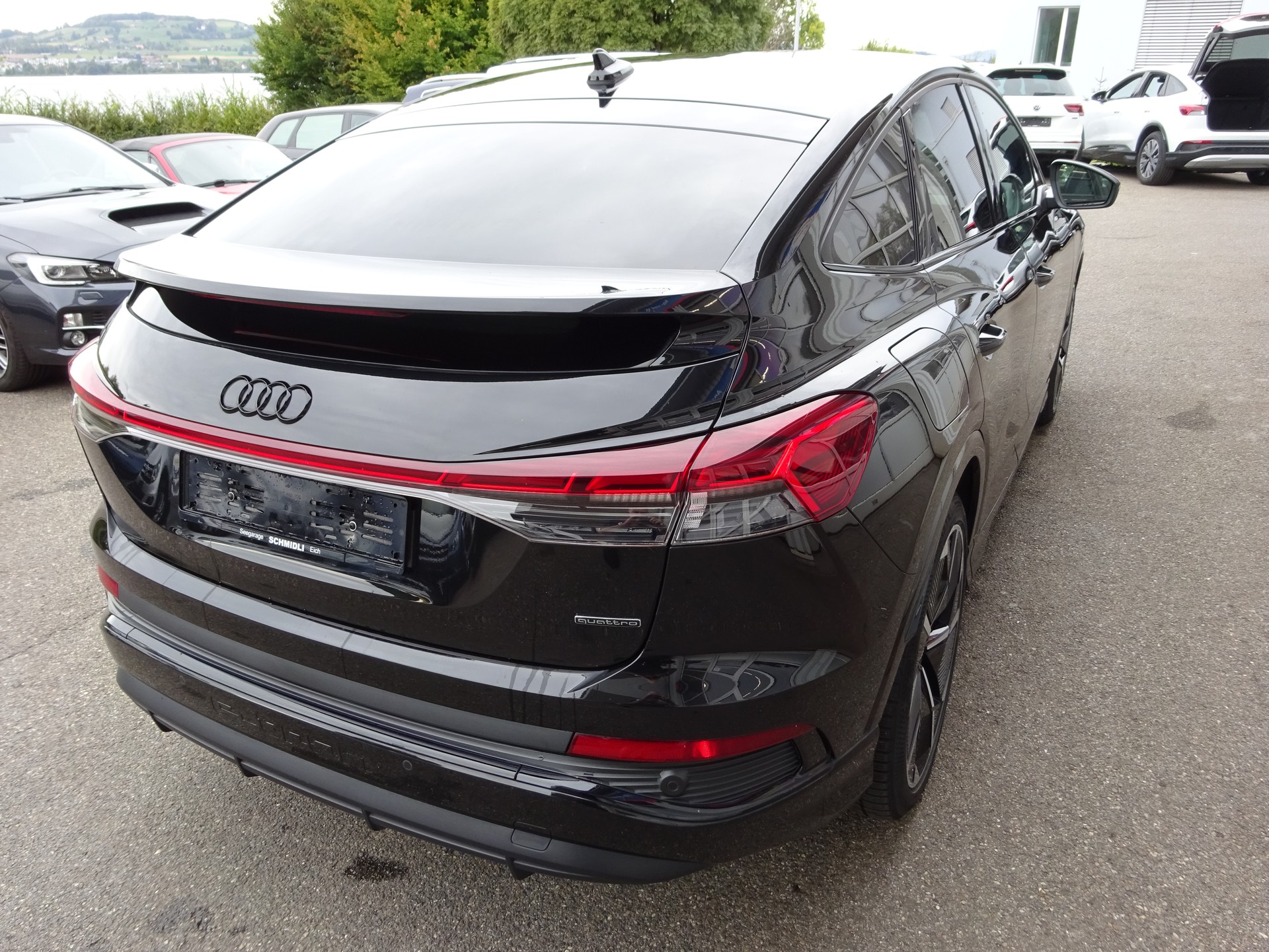 AUDI Q4 Sportback e-tron 50 quattro-showroom-element-2