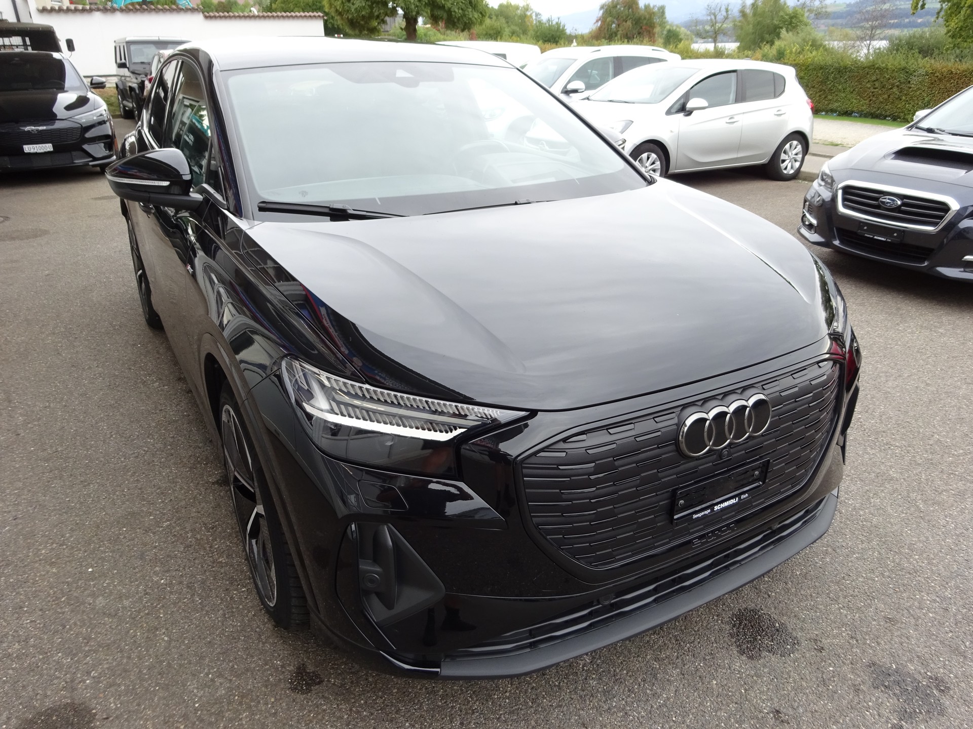 AUDI Q4 Sportback e-tron 50 quattro-showroom-element-3