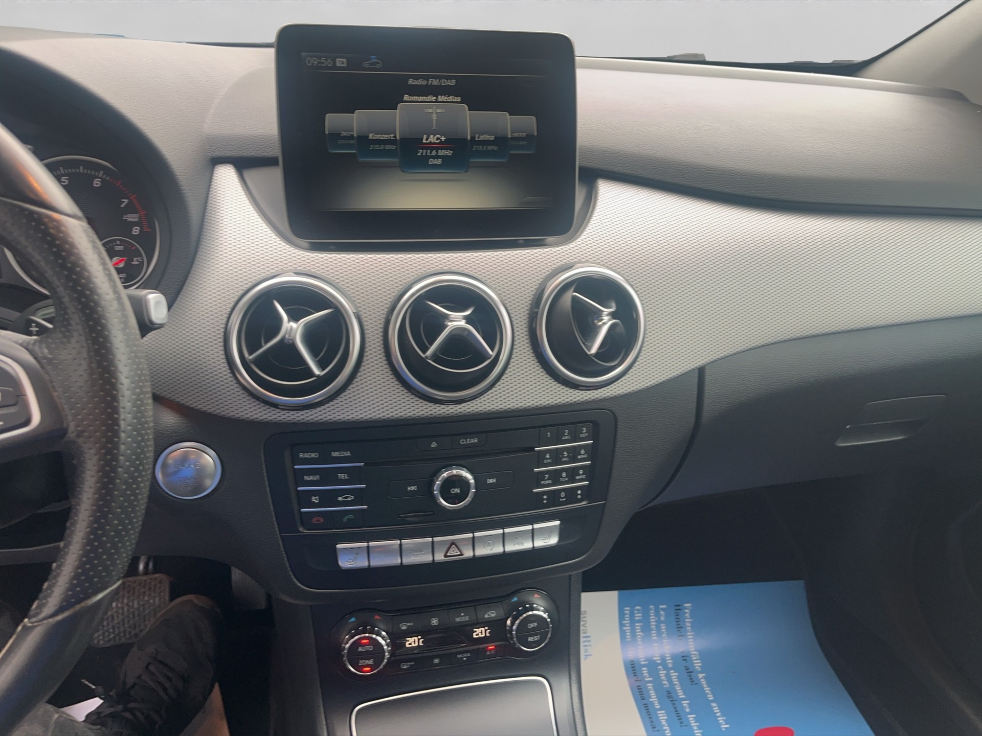 MERCEDES-BENZ B 220 AMG Line 4Matic 7G-DCT-image-12