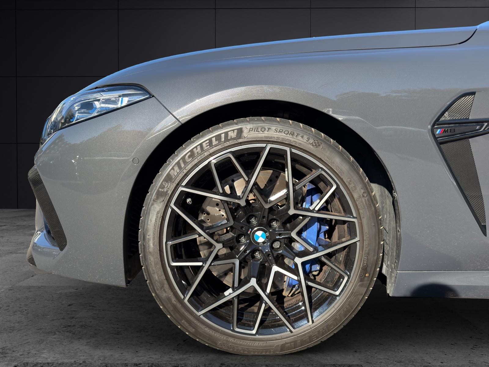 BMW M8 Competition xDrive-image-4