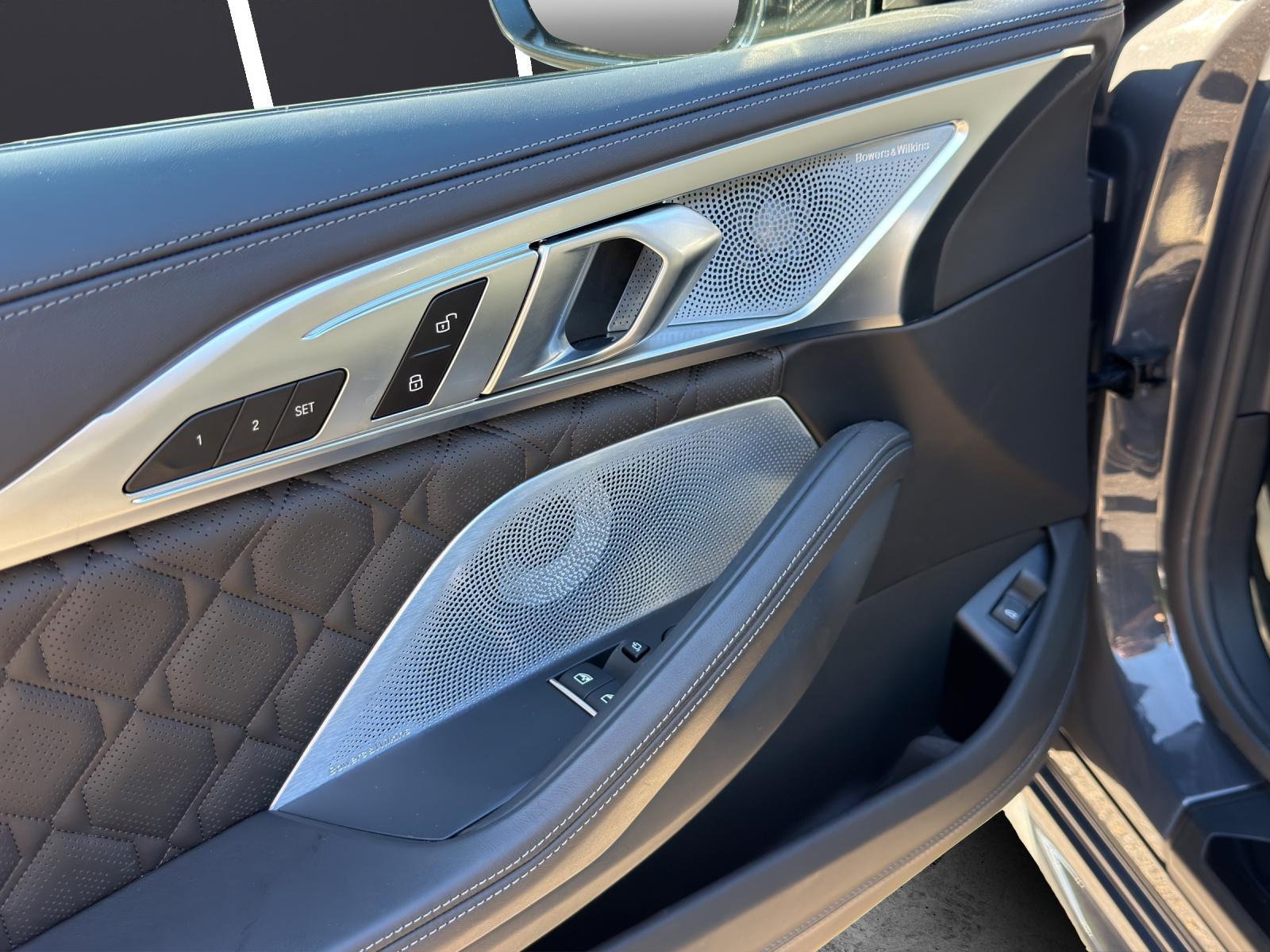 BMW M8 Competition xDrive-image-7
