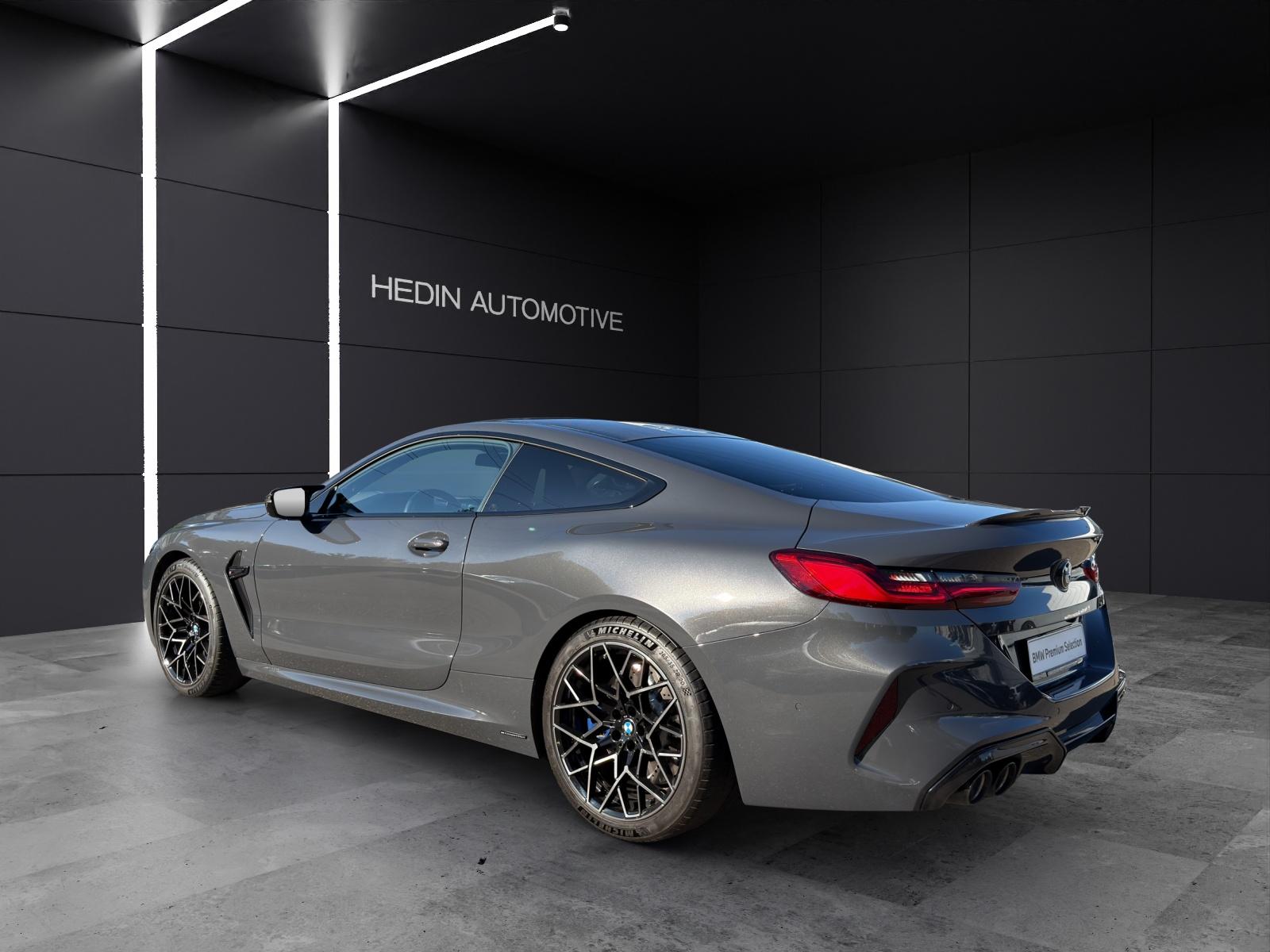 BMW M8 Competition xDrive-showroom-element-2