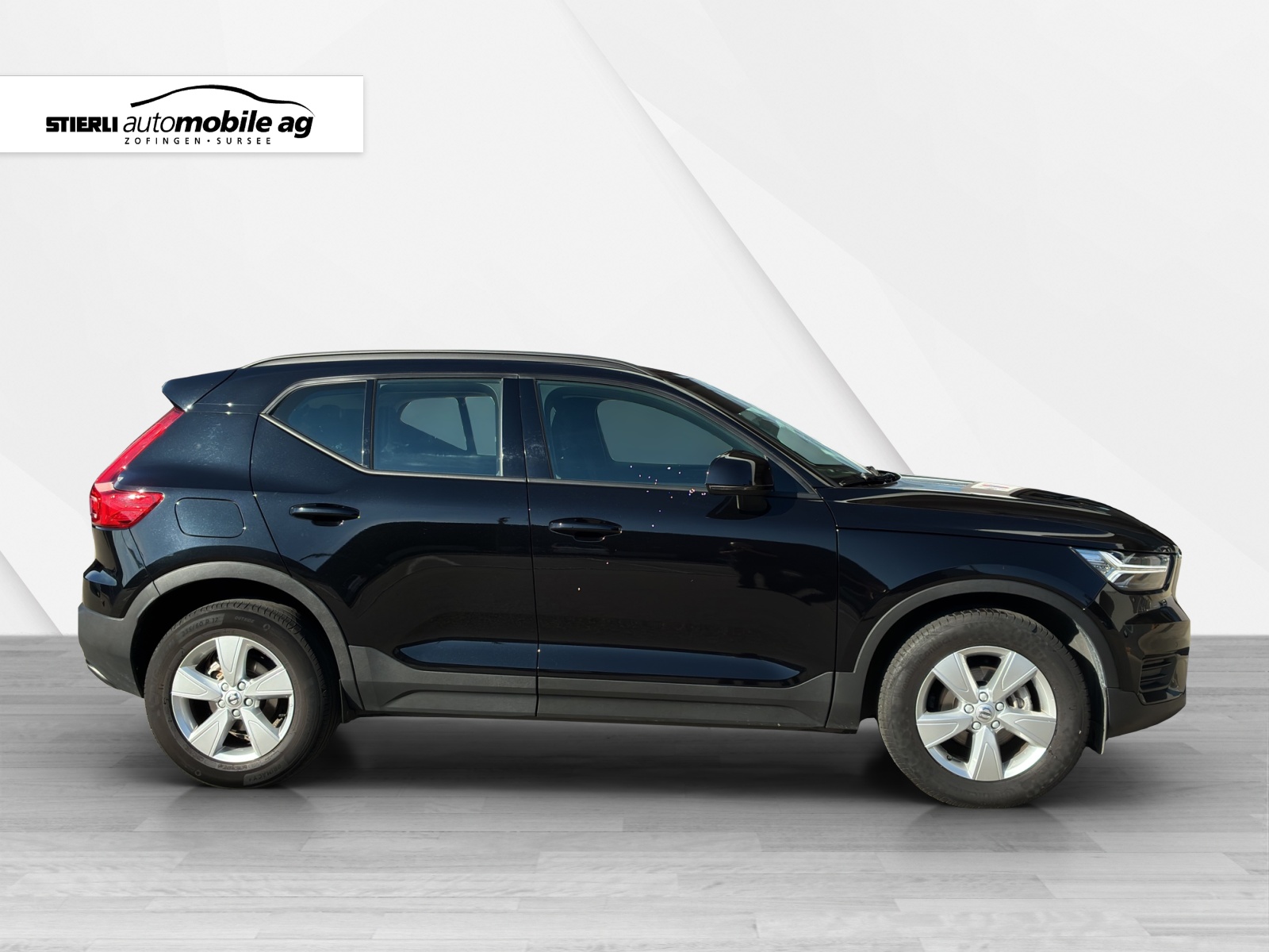VOLVO XC40 1.5 T3 Momentum Light-showroom-element-3