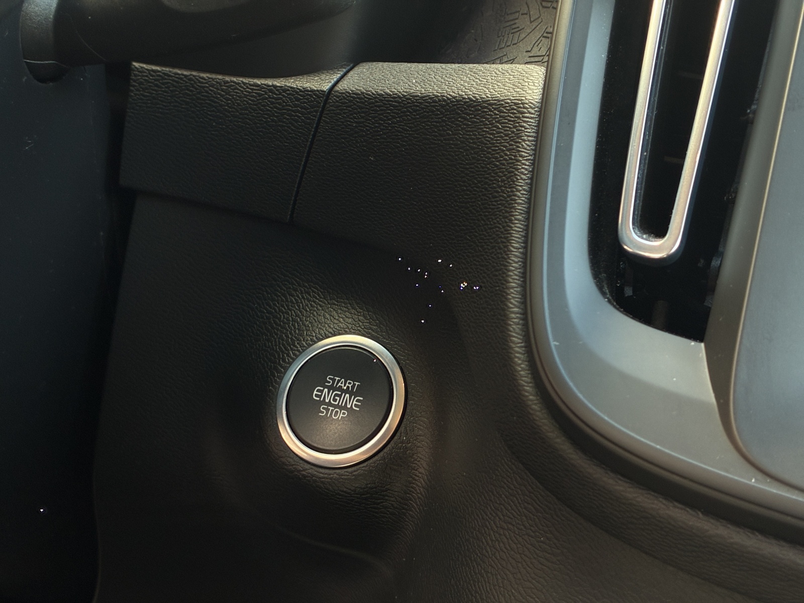 VOLVO XC40 1.5 T3 Momentum Light-image-17