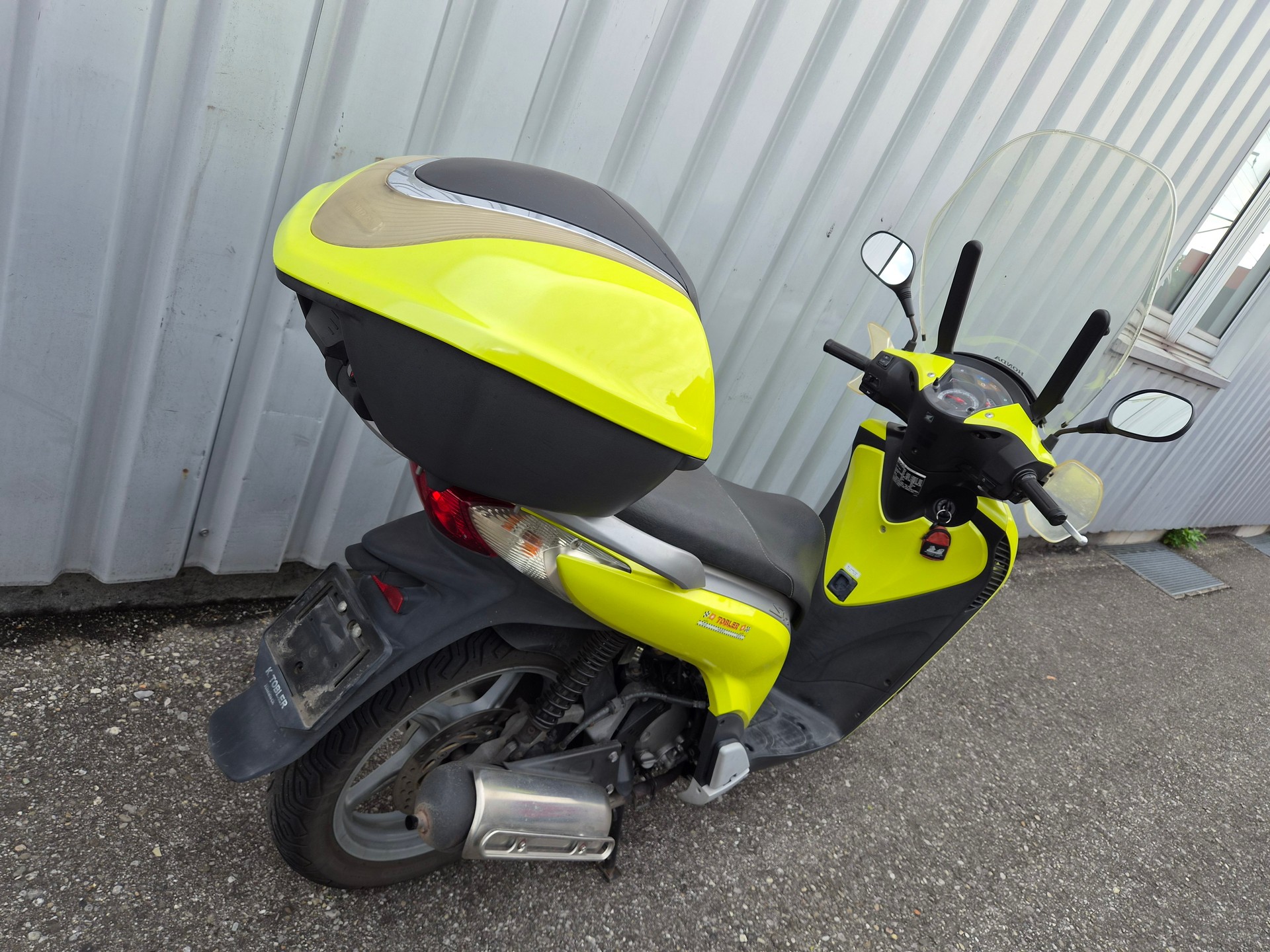 HONDA SH 125 i MIT TOP BOX-image-14