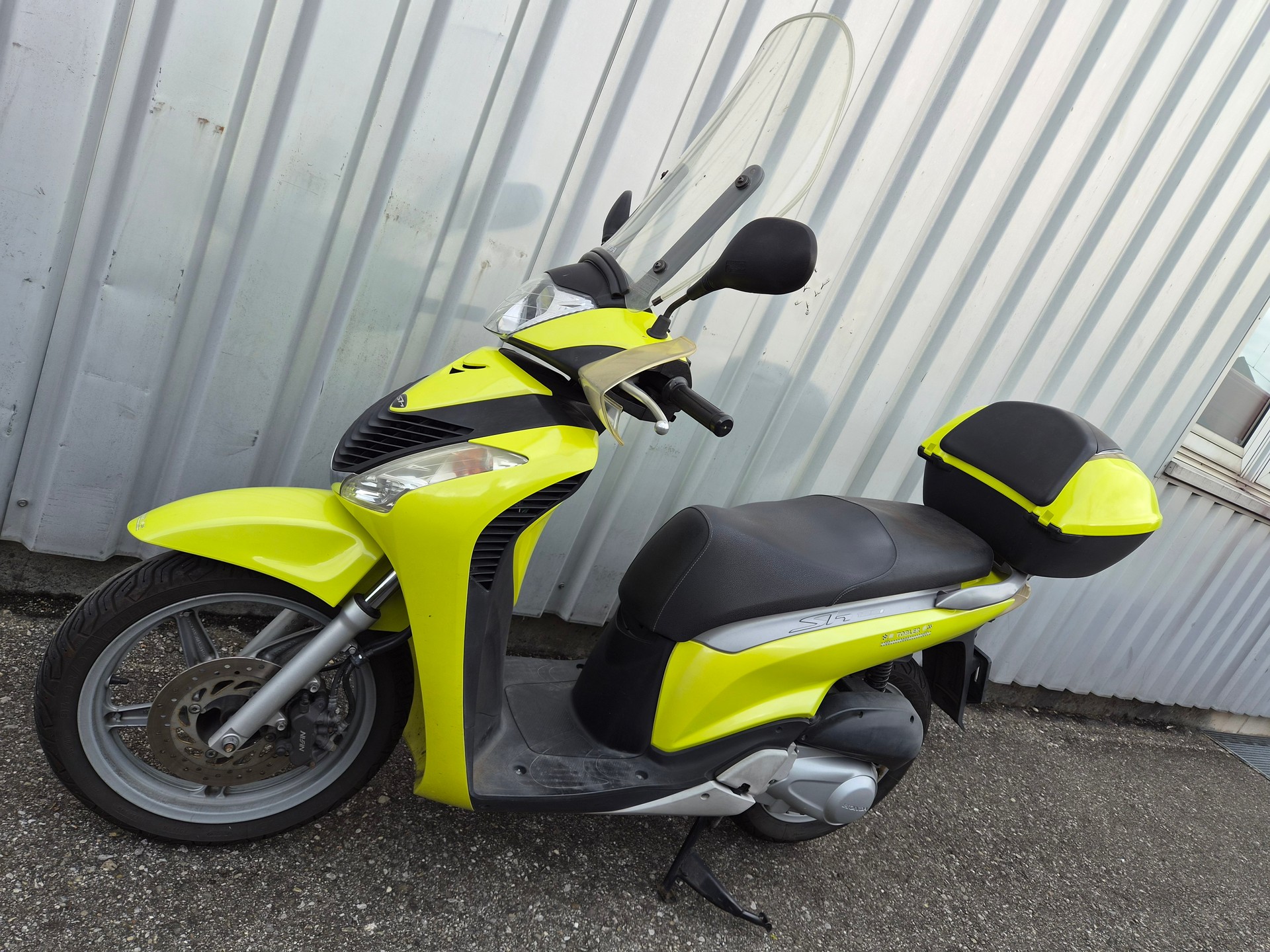 HONDA SH 125 i MIT TOP BOX-image-11
