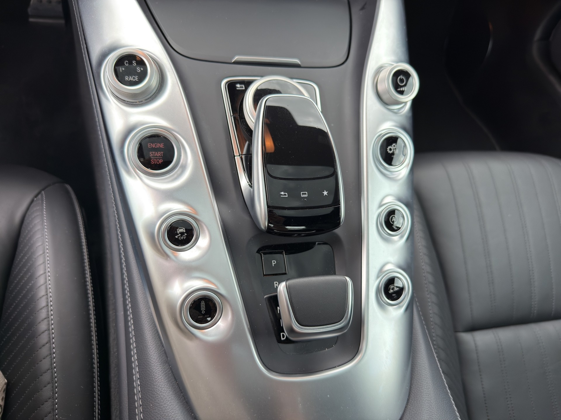 MERCEDES-BENZ AMG GT S Speedshift DCT-image-8