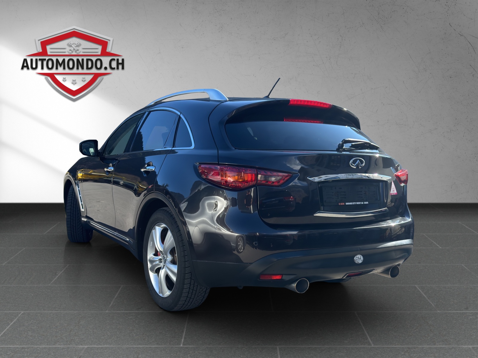 INFINITI FX30d S Premium AWD Automatic-image-3