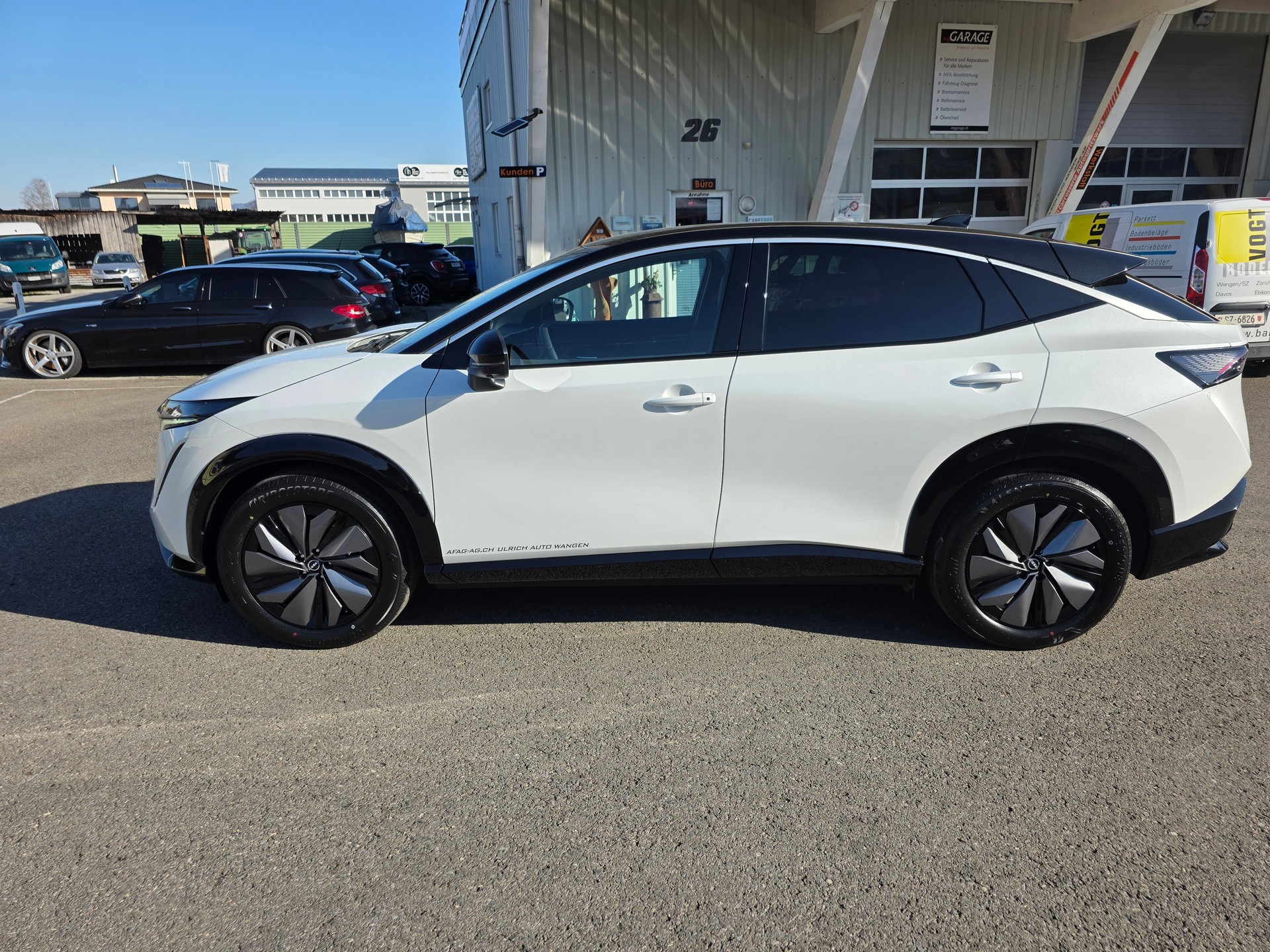 NISSAN Ariya 87 kWh Advance-showroom-element-1