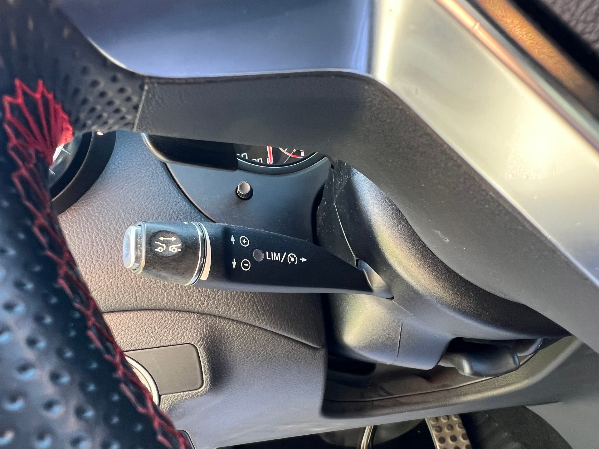 MERCEDES-BENZ CLA 45 AMG 4MATIC "360 PS ALLRAD" FRISCH AB MFK !! VON FRAU GEFAHREN MIT 8 RÄDER.-image-27