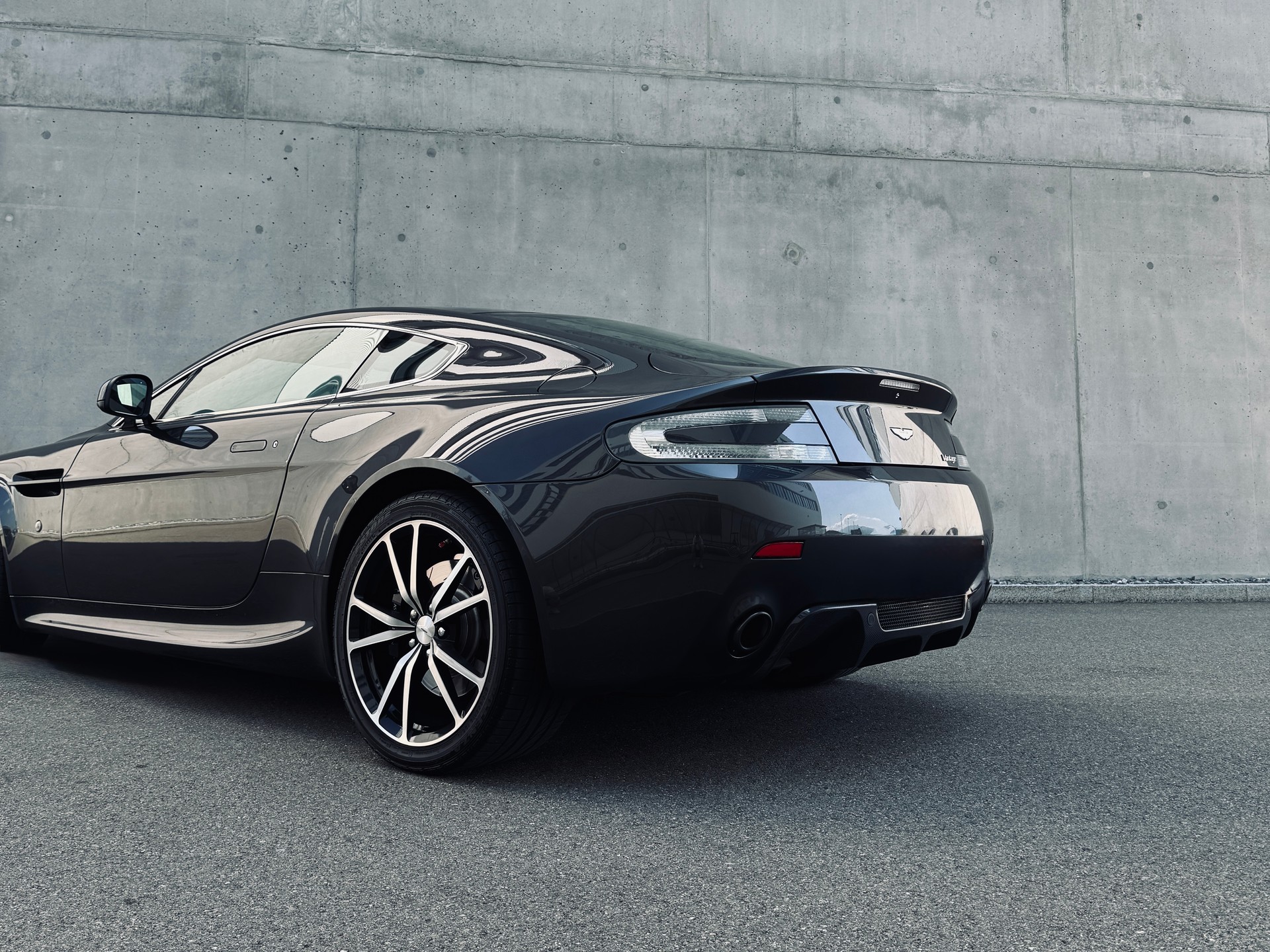 ASTON MARTIN V8 Vantage 4.7 N420 Sportshift-image-12