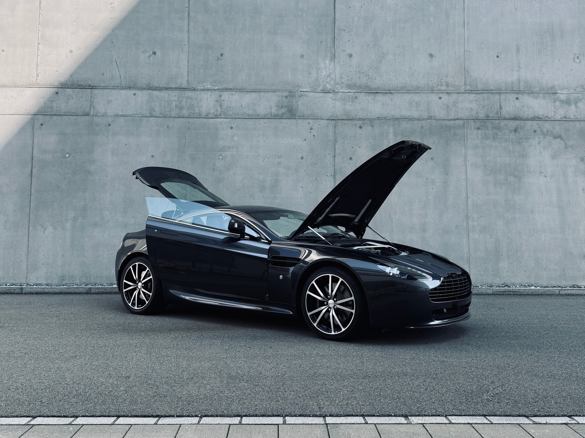 ASTON MARTIN V8 Vantage 4.7 N420 Sportshift-image-7