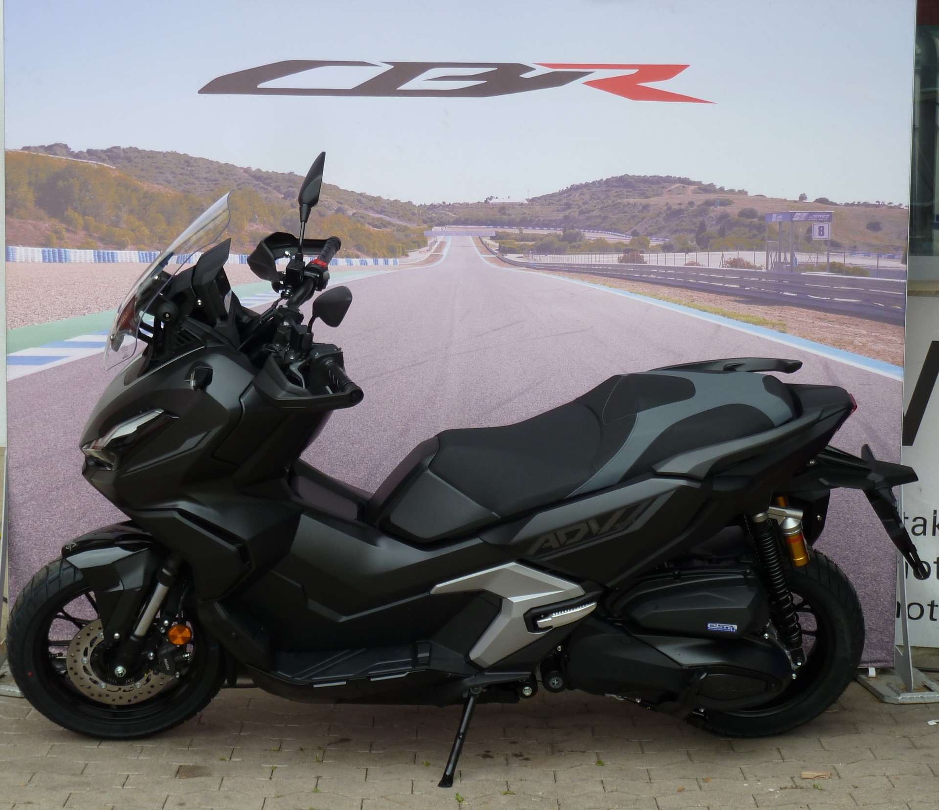 HONDA ADV 350-image-2