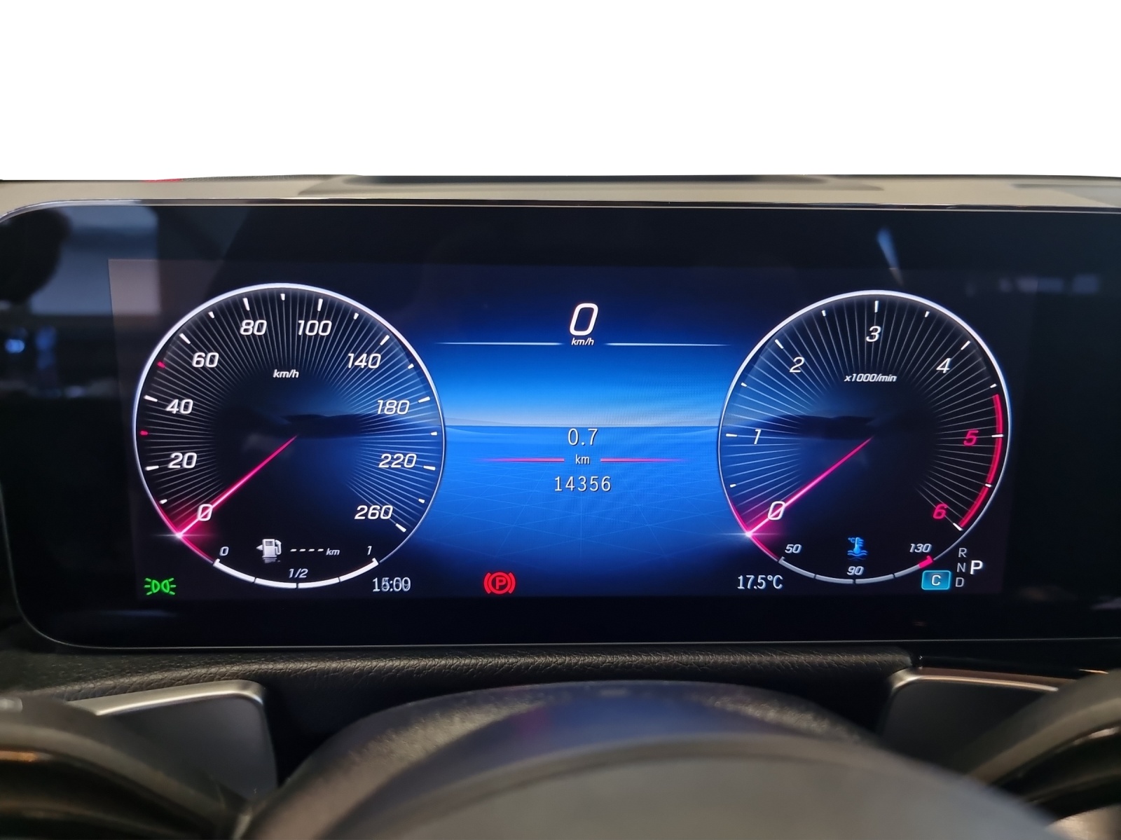 MERCEDES-BENZ GLB 220 d 4M 8G-Tronic-image-11