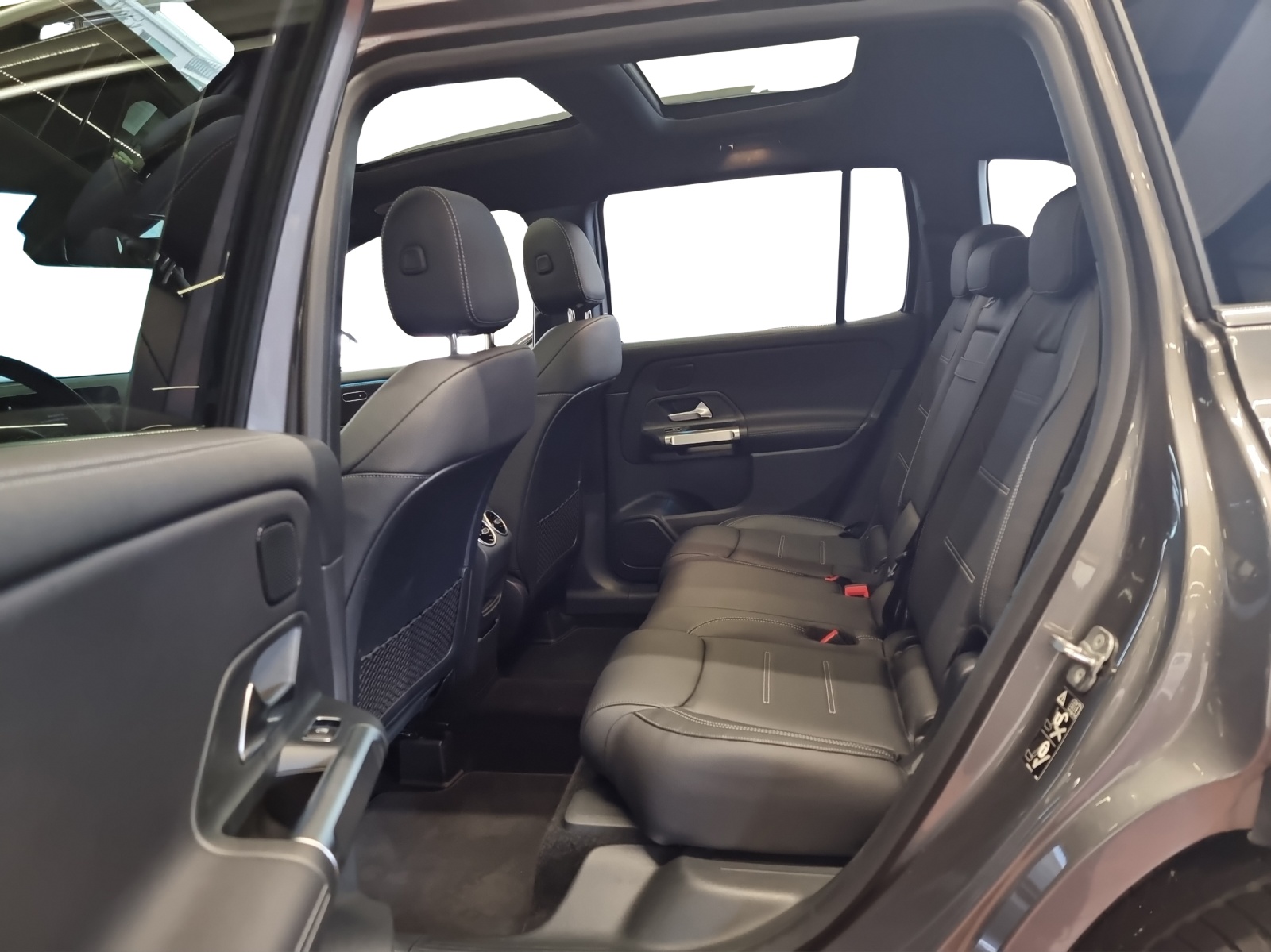 MERCEDES-BENZ GLB 220 d 4M 8G-Tronic-image-17