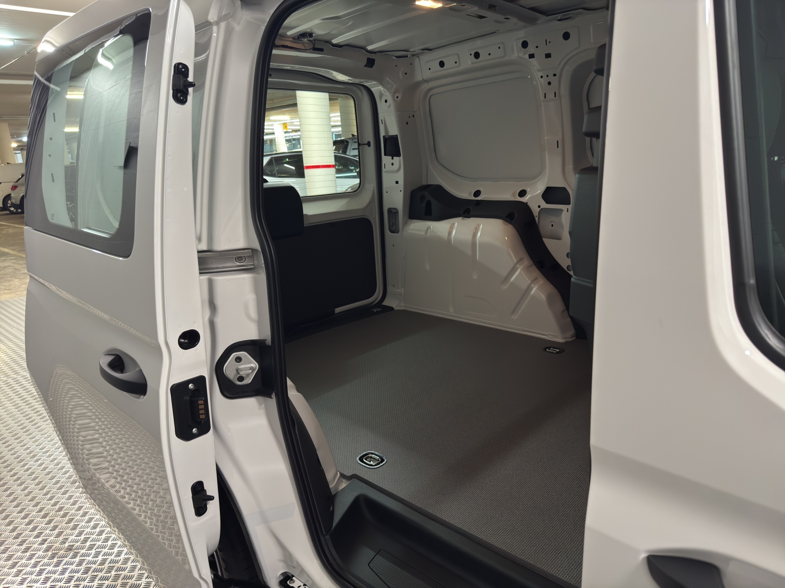 VW Caddy Kaw. 2.0 TDI 122 BlueMT 4motion-image-11