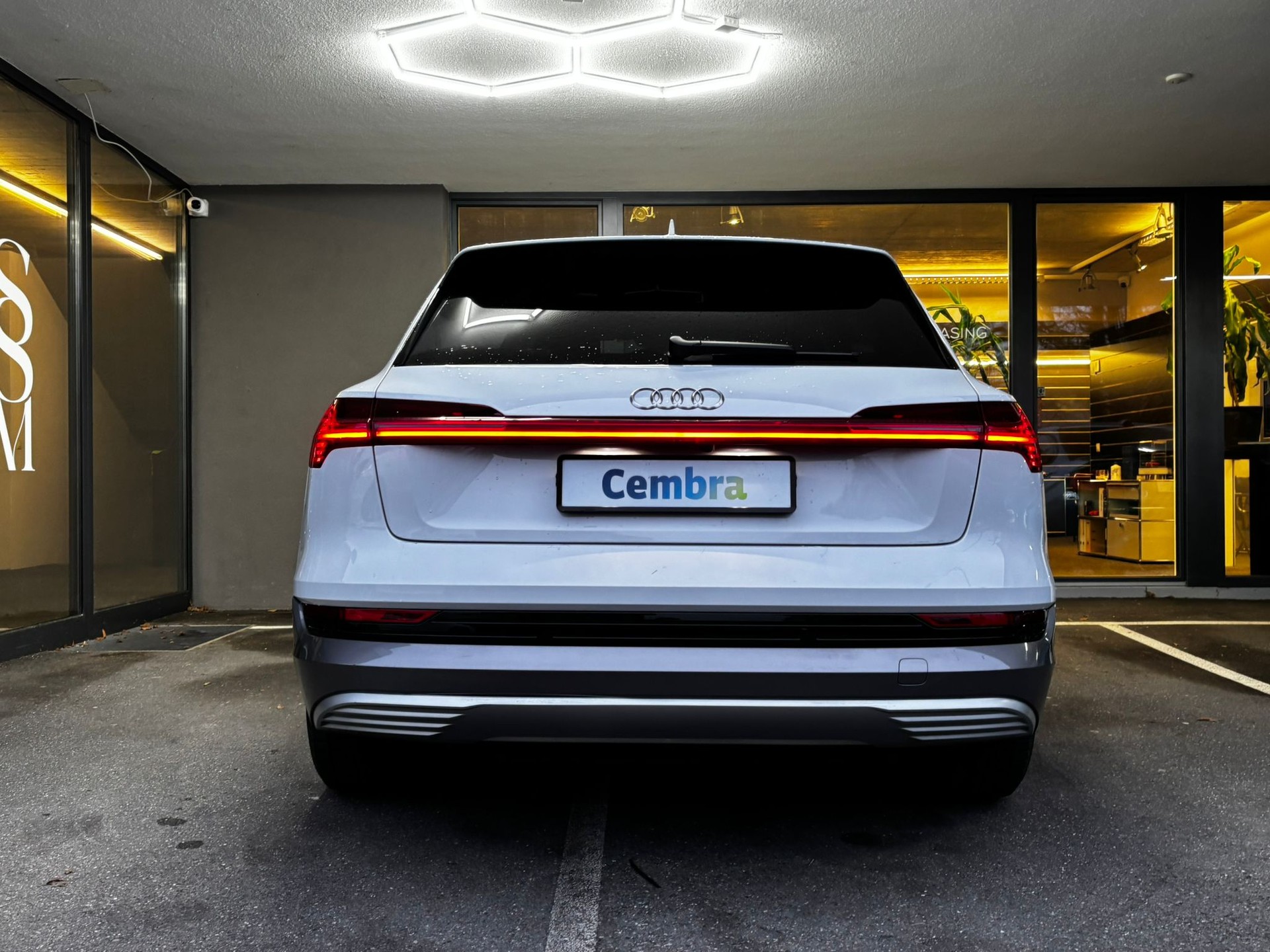 AUDI e-tron 55 quattro-image-5