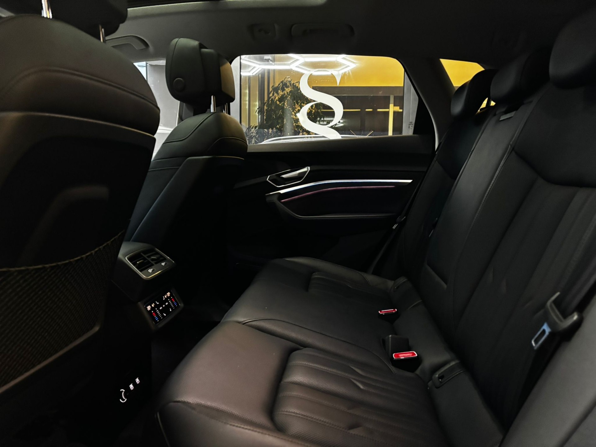 AUDI e-tron 55 quattro-image-11