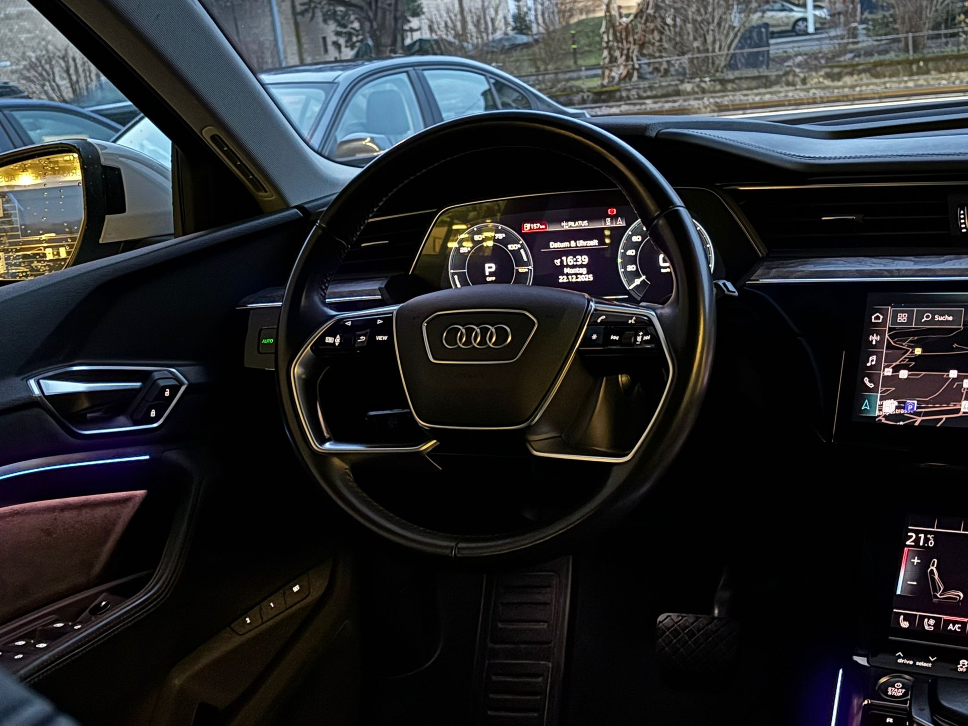 AUDI e-tron 55 quattro-image-19