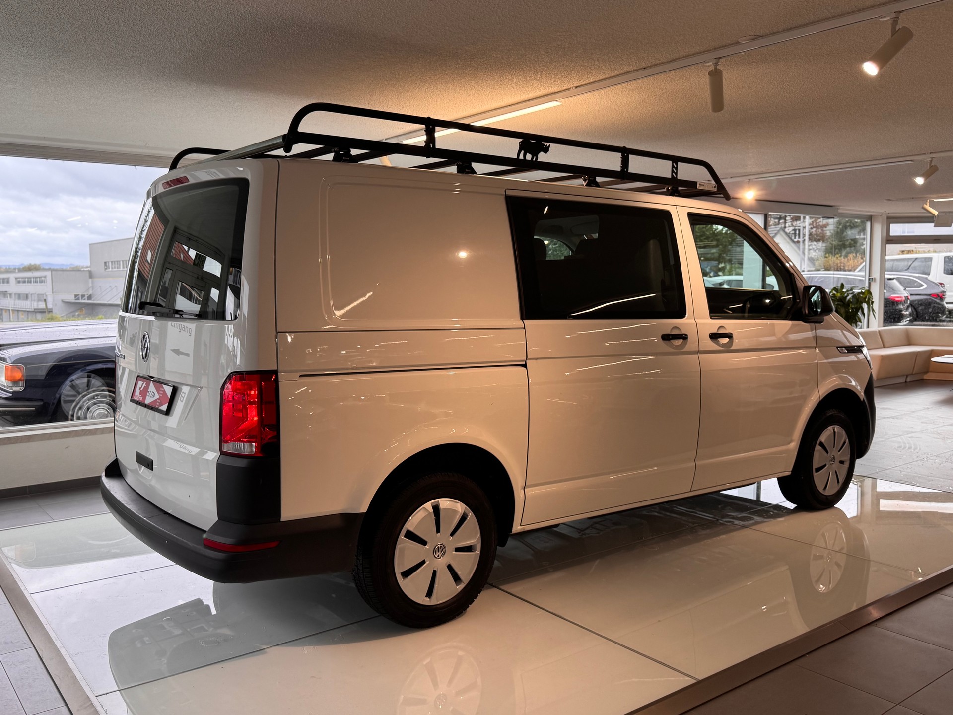 VW T6.1 2.0 TDI Entry-image-7