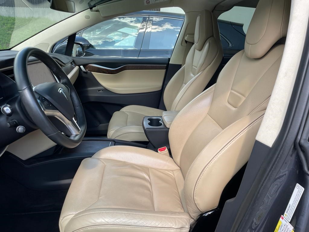 TESLA Model X 90 D-image-9