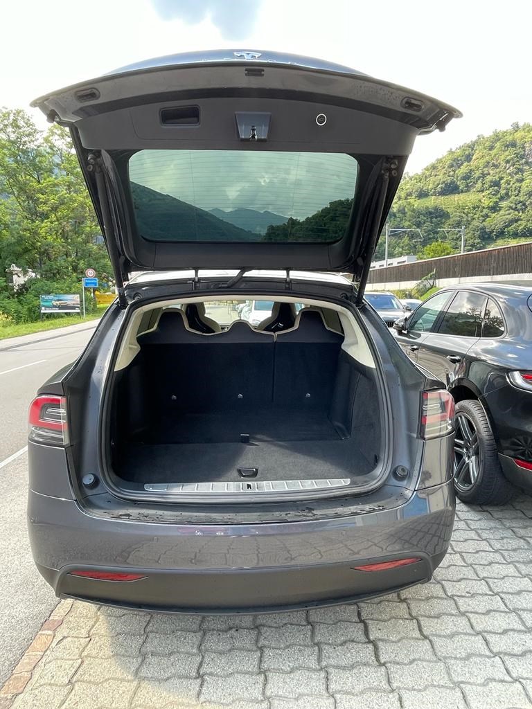TESLA Model X 90 D-image-7